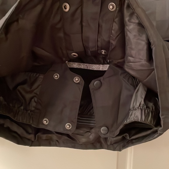 Sims snowboard jacket, ladies. Used once. Excellent condition. Size M - Picture 9 of 14